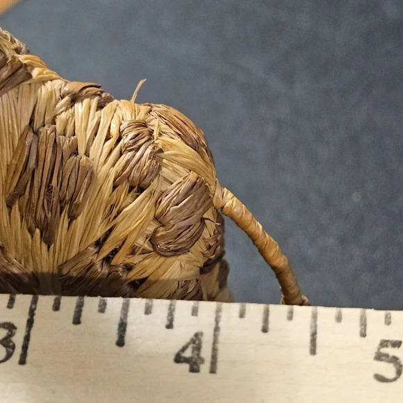 8.5 Inch Natural Fiber Standing Giraffe Home Decor - Picture 8 of 9